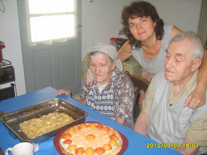 VIRGINIA ȘI COSTICĂ PALCĂU ÎMPREUNĂ CU NEPOATA CRISTINA MITREA ÎN 7 IULIE 2010 CÂND FRATELE COSTICĂ PALCĂU ÎMPLINEA FRUMOASA VÂRSTĂ DE 94 ANI VIRGINIA ȘI COSTICĂ PALCĂU ÎMPREUNĂ CU NEPOATA CRISTINA MITREA ÎN 7 IULIE 2010 CÂND FRATELE COSTICĂ PALCĂU ÎMPLINEA FRUMOASA VÂRSTĂ DE 94 ANI