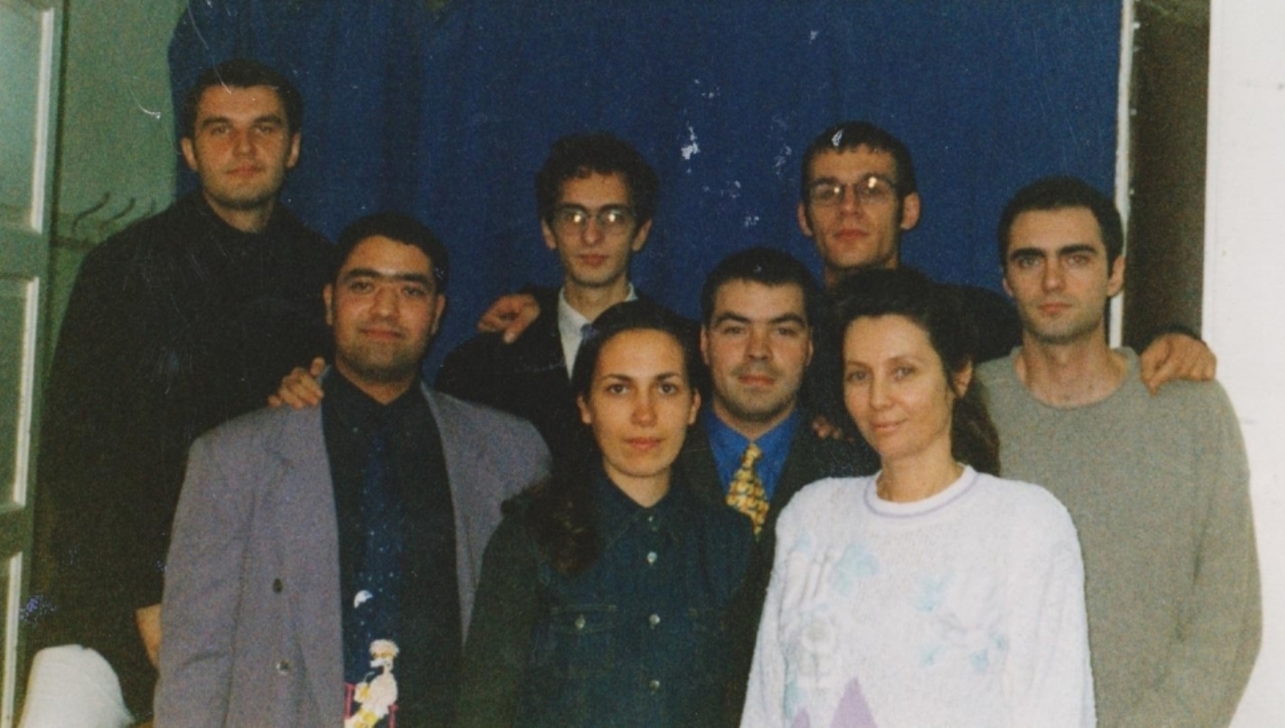 TINERI DIN VECHEA BISERICA CRESTINA DUPA EVANGHELIE DRAGOS VODA DIN BUCURESTI