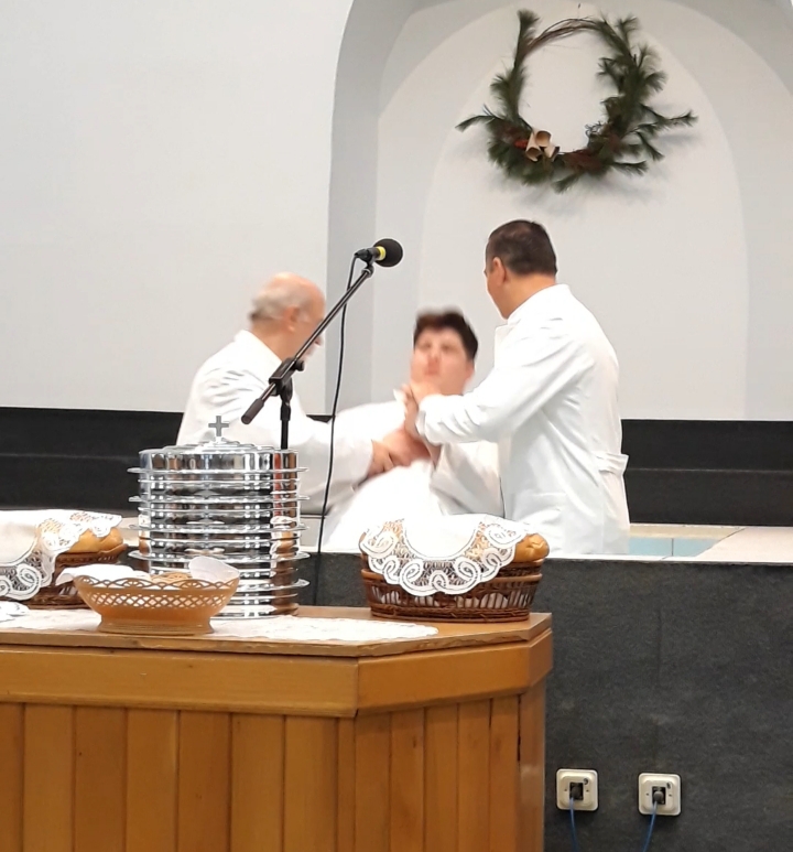 BISERICA ANTIOHIA BUCURESTI - CATEVA SECUNDE INAINTEA BOTEZULUI DIN 29 DECEMBRIE 2019 BISERICA ANTIOHIA BUCURESTI - CATEVA SECUNDE INAINTEA BOTEZULUI DIN 29 DECEMBRIE 2019