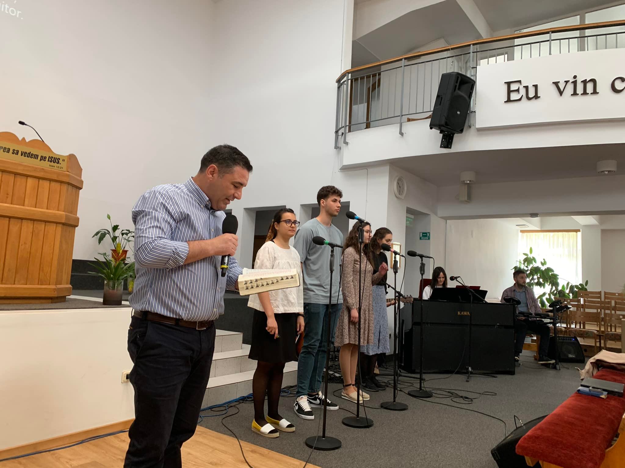 GRUP DE INCHINARE LA CONFERINTA DE TINERET SI ADOLESCENTI BISERICA ANTIOHIA 14 MAI 2022